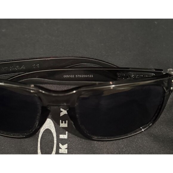 Oakley Holbrook Smoke Gray Polished Mens Sunglasses 9102 Black Lenses - Picture 5 of 8